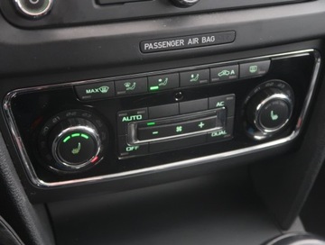 Skoda Superb II Sedan 1.4 TSI 125KM 2011 Skoda Superb 1.4 TSI, Skóra, Navi, Xenon, Klima, zdjęcie 11