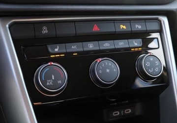 Volkswagen T-Roc I 2025 Volkswagen T-Roc LED, pakiet zimowy, dostepny od reki Benzyna 116KM, zdjęcie 15