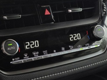 Toyota Corolla XII Sedan Facelifting 1.8 Hybrid 140KM 2025 Od ręki - Style 1.8 Hybrid 140KM | Podgrzewane fotele!, zdjęcie 7