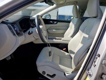 Volvo XC60 II 2022 Volvo XC 60 B5 Momentum 2022 2.0l 2.0 Benzyna 247KM, zdjęcie 7