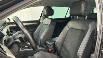 Volkswagen Passat B8 Variant Facelifting 2.0 TSI 190KM 2022 Volkswagen Passat 2.0 TSI Elegance DSG Kombi, zdjęcie 15