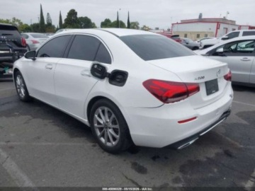 Mercedes Klasa A W177/V177 2019 Mercedes-Benz Klasa A 2019 MERCEDES-BENZ A 220 2.0 Benzyna 188KM, zdjęcie 2