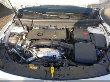 Mercedes GLB 2023 Mercedes-Benz GLB 2023 r., 2,0L 250 4MATIC 2.0 Benzyna 221KM, zdjęcie 10