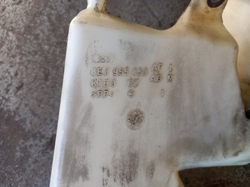 A4 B6 Бачок омывателя KOMBI XENON 8E9955451M