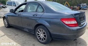 Mercedes Klasa C W204 Limuzyna 2.2 200 CDI 136KM 2008 Mercedes-Benz Klasa C 2.1 Diesel 136KM, zdjęcie 2