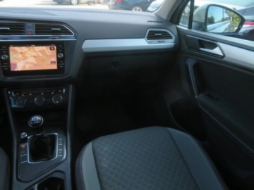 Volkswagen Tiguan II SUV 2.0 TDI 115KM 2018 VW Tiguan 2.0 TDI, Navi, Klima, Klimatronic, zdjęcie 6