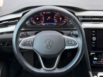 Volkswagen Arteon Fastback Facelifting 2.0 TDI SCR 150KM 2023 Volkswagen Arteon Shooting Brake Bogate wyposazenie Drugi komplet opon Bez, zdjęcie 24