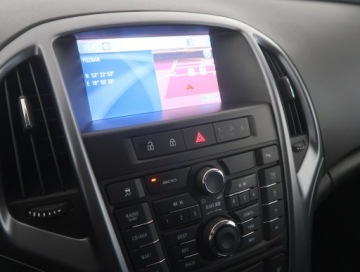 Opel Astra J GTC 1.4 Turbo ECOTEC 140KM 2013 Opel Astra 1.4 T, Navi, Klima, Tempomat, zdjęcie 12