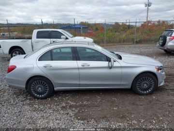 Mercedes Klasa C W205 2015 Mercedes-Benz Klasa C 2015 MERCEDES-BENZ C 300 LUXURY 4MATIC 2.0 Benzyna, zdjęcie 8