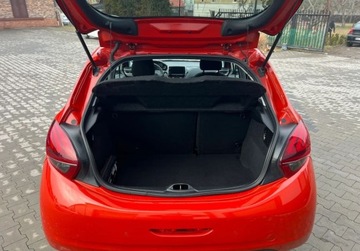 Peugeot 208 I Hatchback 5d Facelifting 1.2 PureTech 110KM 2019 Peugeot 208 1.2 Benzyna 110 KM Nawigacja LED Kamera Sensor 1.2 Benzyna, zdjęcie 10