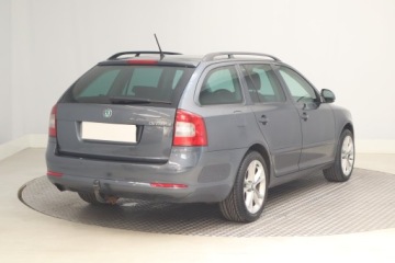 Skoda Octavia II Kombi 2.0 TDI CR DPF 110KM 2012 Skoda Octavia 2.0 TDI, Klima, Klimatronic, zdjęcie 4