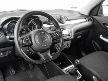 Suzuki Swift VI Hatchback Facelifting 1.2 DualJet SHVS 83KM 2021 Suzuki Swift WD7309P#1.2 Dualjet SHVS Premium, zdjęcie 5