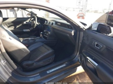 Ford Mustang VI Fastback Facelifting 5.0 Ti-VCT 450KM 2022 Ford Mustang Gt Premium Fastback 2022 5.0 Benzyna 450KM, zdjęcie 9