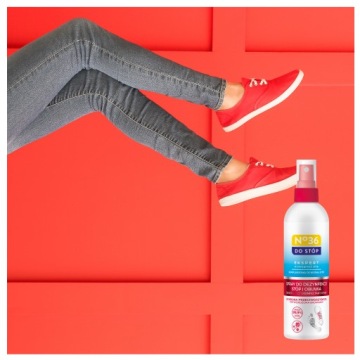 Противогрибковый и антибактериальный спрей для дезинфекции ног.