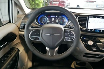 Chrysler Pacifica II 3.6 V6 291KM 2023 Chrysler Pacifica 18tys.km TouringL Polift Pentastar 3.6L V6 7os. 291KM St, zdjęcie 16
