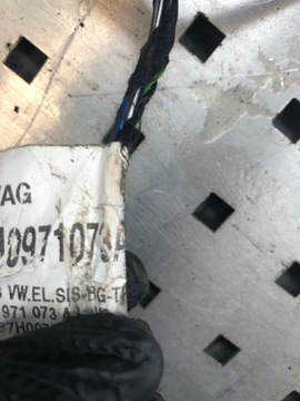 INSTALACE SVAZEK VENTILÁTOR VW T5 7H0971073A