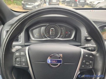 Volvo V60 I Kombi Facelifting 2.0 D3 DRIVE-E 150KM 2018 Volvo V60 2.0D Mega Opcja Automat Bezwypadkowy 2.0 Diesel 150KM, zdjęcie 15