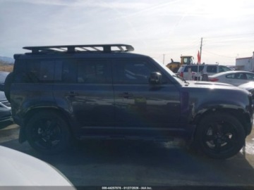 Land Rover Defender IV (L663) 2023 Land Rover Defender 110 SE 2023 3.0 Benzyna 395KM, zdjęcie 6