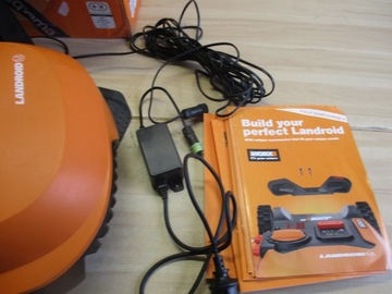 Робот-косилка Worx M500 Landroid, ширина стрижки 18 см