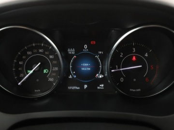 Jaguar E-Pace SUV 2.0 i4D 150KM 2019 Jaguar E-Pace automat 4x4 navi PDC LED tempomat, zdjęcie 21
