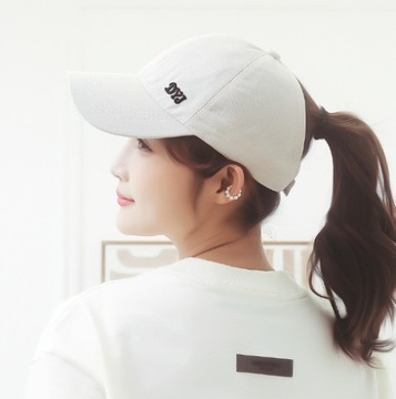 Женская бейсболка