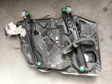 CAYENNE II 7P5 ZVEDÁK PŘEDNÍ PRAVÝ 7P5837756D