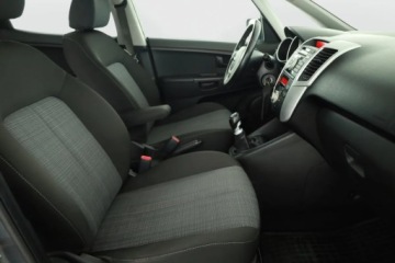 Kia Venga Mikrovan 1.6 DOHC CVVT 125KM 2011 Kia Venga 1.6 CVVT, Klima, Parktronic, zdjęcie 6
