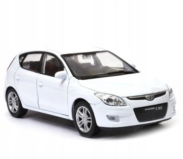 Hyundai i30 1:34 model WELLY