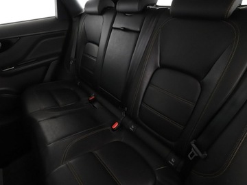 Jaguar F-Pace SUV 2.0 i4D 180KM 2016 Jaguar F-PACE 20d Automat AWD Portfolio Nawigacja, zdjęcie 16