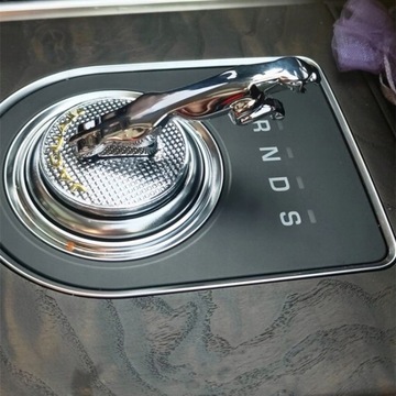 Наклейки на комплектацию автомобиля Jaguar - серебро