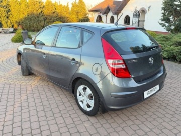 Hyundai i30 I Hatchback 1.4 109KM 2010 Hyundai i30 1.4 109KM Klima Sprawdz 1.4 Benzyna 109KM, zdjęcie 1