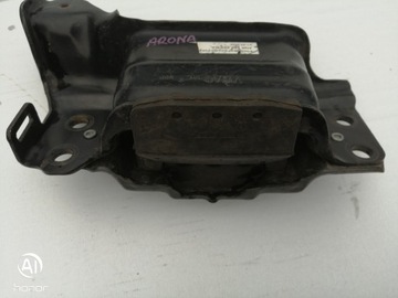UCHYCENÍ ULOŽENÍ PŘEVODOVKY ŘAZENÍ VW AUDI SKODA SEAT ARONA 2Q0199555BA