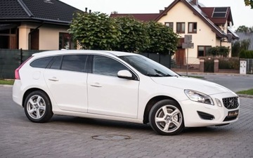 Volvo V60 I Kombi 2.0 D3 163KM 2012 Volvo V60 2.0d3 163KM Xenon Skora Navi Automat Serwis Gwarancjia 2.0, zdjęcie 2