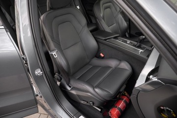 Volvo XC60 II Crossover D3 150KM 2018 SZARE XC60 __ PIĘKNIE UTRZYMANE __KUBEŁKOWE FOTELE, zdjęcie 26
