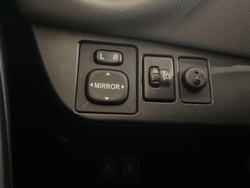 Toyota Yaris III Hatchback 5d Facelifting Hybrid 100KM 2015 Toyota Yaris Hybrid 100 Premium III (2011-2019) To, zdjęcie 17