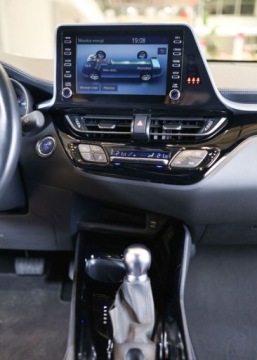 Toyota C-HR I Crossover Facelifting 1.8 Hybrid 122KM 2021 Toyota C-HR 1.8 Hybrid Style 1.8 Hybryda 122KM, zdjęcie 27