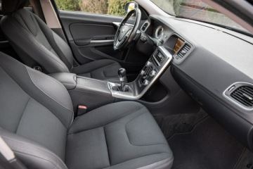 Volvo V60 I Kombi 2.0 D3 163KM 2012 Volvo V60 R-Design 2.0d D4 163KM 5cylinów Manual, zdjęcie 8