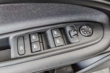 Alfa Romeo Junior SUV 1.2 Hybrid 145KM 2025 Alfa Romeo Junior Ibrida 1.2 145 KM (107 kW) eDCT6 MHEV Od reki Polski Sa, zdjęcie 19