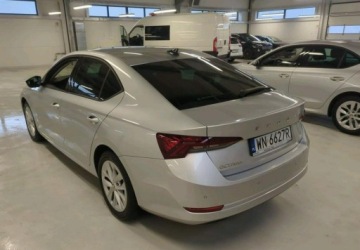 Skoda Octavia IV Liftback 1.5 TSI EVO 150KM 2022 Skoda Octavia Maly przebieg Polski salon FV 23 1.5 Benzyna 150KM, zdjęcie 3
