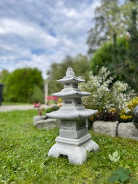 БЕТОННАЯ САДОВАЯ ФИГУРКА - ЯПОНСКАЯ ПАГОДА НА ОСНОВАНИИ