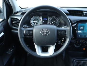 Toyota Hilux VIII Pojedyncza kabina Facelifting 2.4 D-4D 150KM 2023 Toyota Hilux 2.4 D-4D, Salon Polska, Serwis ASO, zdjęcie 18