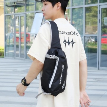 Водонепроницаемая нагрудная сумка из нейлона, черная.