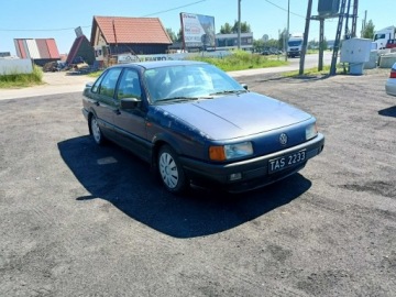Volkswagen Passat B3 Sedan 1.8 90KM 1992