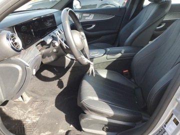 Mercedes Klasa E W213 2021 Mercedes-Benz Klasa E 2021r., 350 4MATIC, od ubezpieczalni 2.0 Benzyna, zdjęcie 6