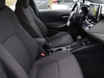 Toyota Corolla XII Hatchback 1.8 Hybrid 122KM 2021 Toyota Corolla 1.8 Hybrid, Automat, Navi, Klima, zdjęcie 8