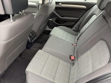 Volkswagen Passat B8 Variant Facelifting 1.5 TSI EVO 150KM 2022 Volkswagen Passat 1.5 TSI / 150 KM Business DSG FV, zdjęcie 35