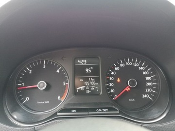 Volkswagen Polo V Hatchback 5d 1.2 TDI-CR DPF 75KM 2010 Volkswagen Polo 1.2 TDI 75KM # Klima # Parktronik, zdjęcie 12