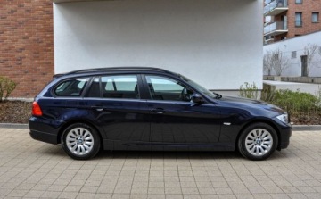 BMW Seria 3 E90-91-92-93 Touring E91 2.0 320d 163KM 2009 BMW Seria 3 2,0D (163KM) Automat Lift Bezwypadkowy 2.0 Diesel 163KM, zdjęcie 4