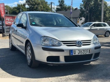 Volkswagen Golf V Hatchback 1.9 TDI 105KM 2008 Volkswagen Golf 1.9 TDI DPF Trendline 105KM 2008r, zdjęcie 3