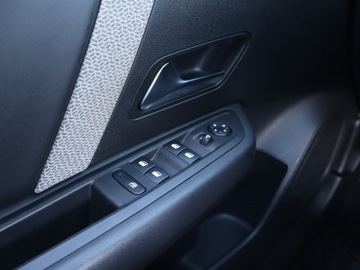 Citroen C4 III SUV 1.2 PureTech 130KM 2022 Citroen C4 1.2 PureTech, Salon Polska, zdjęcie 17